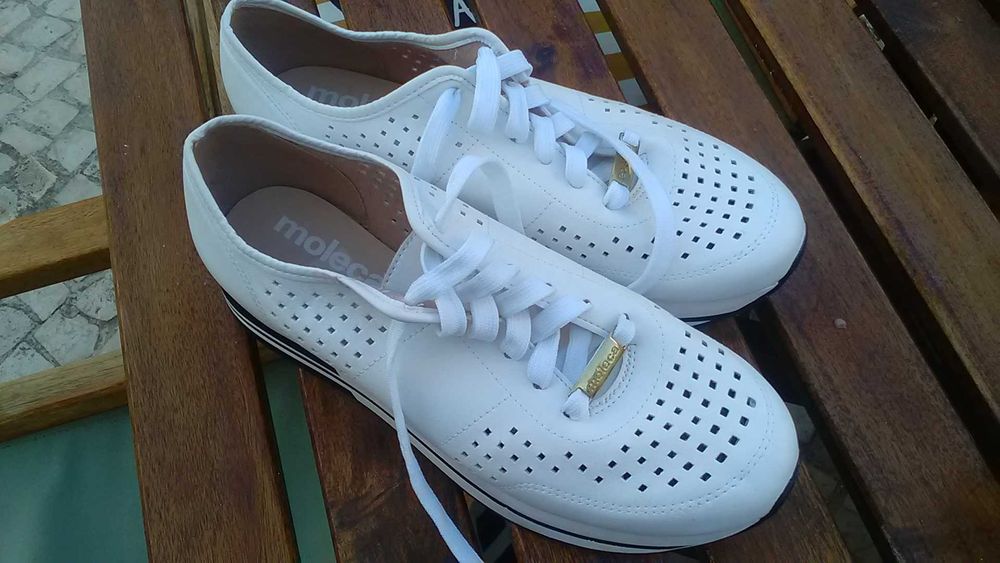Sapatos marca Moleca