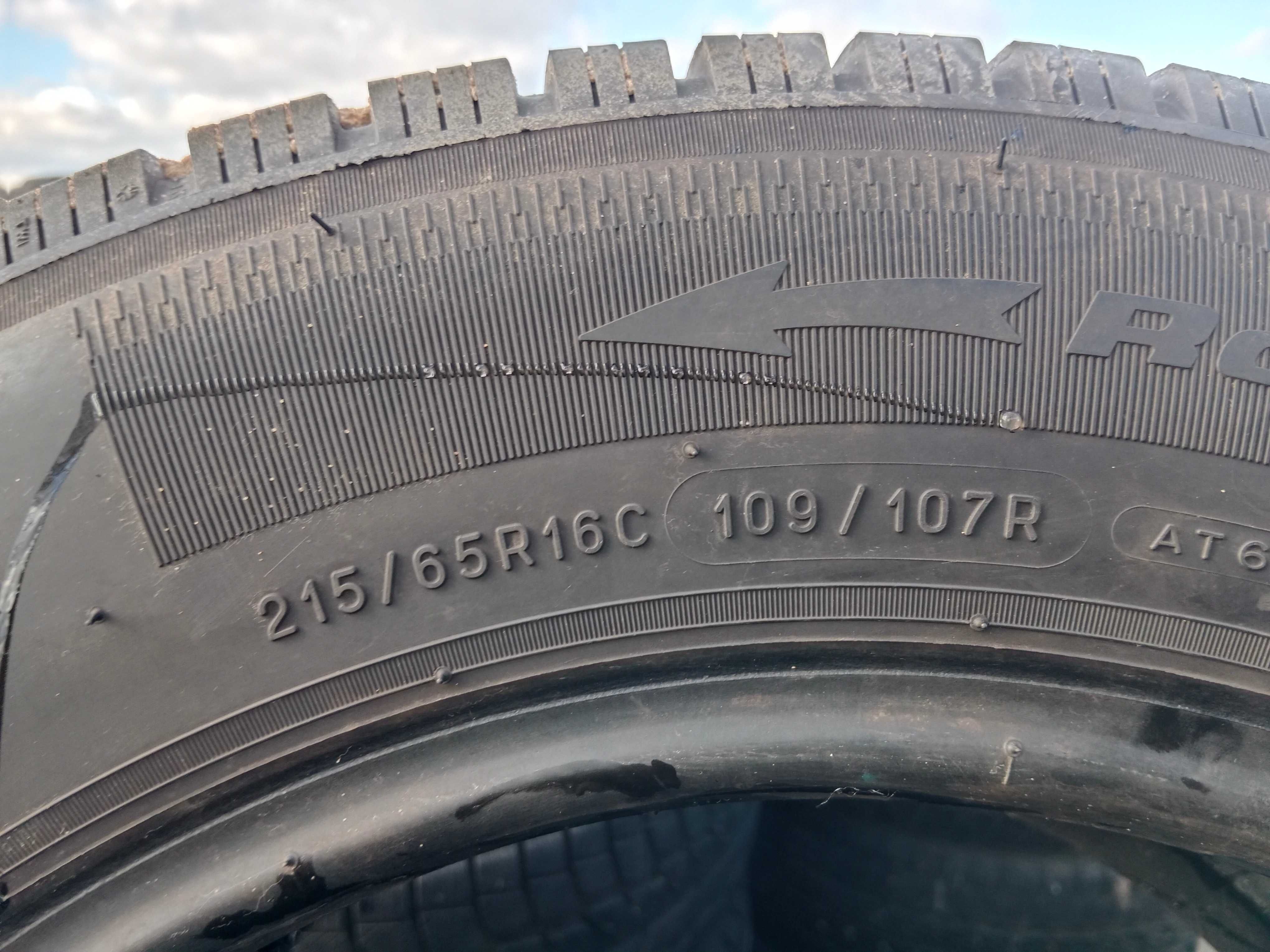 Opona używana 215/65R16C BF Goodrich Activan Winter 1szt.