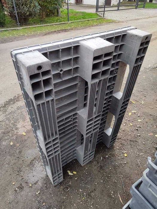 Palety plastikowe 120x80 cm, pełna paleta plastikowa