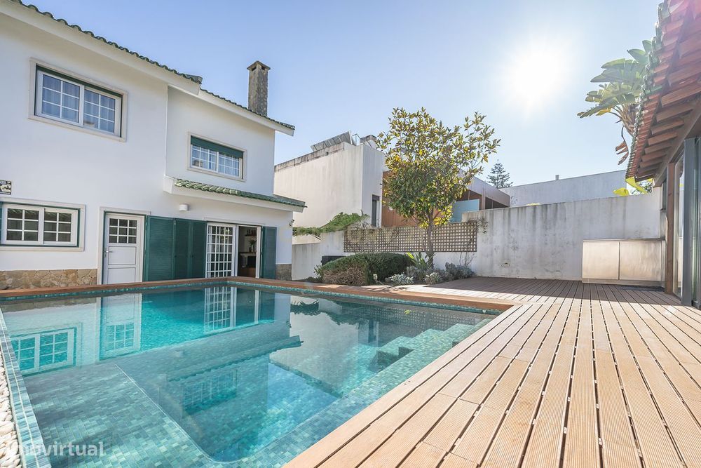 Moradia de Luxo T4 com Piscina e Jardim em Alvalade