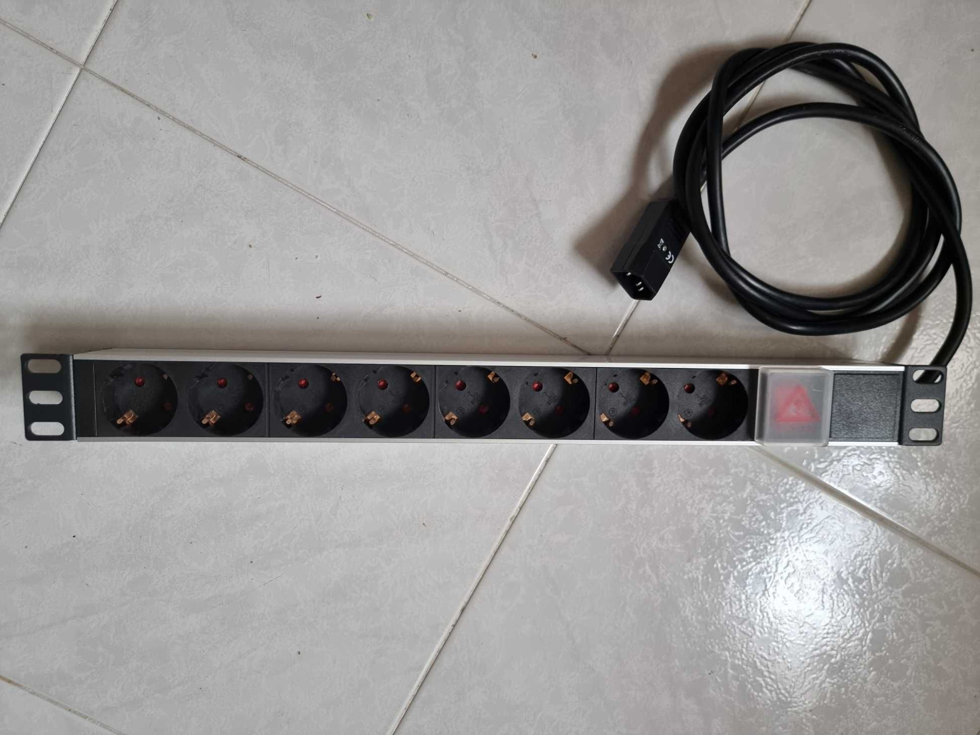 Bloco de 8 tomadas com interruptor
