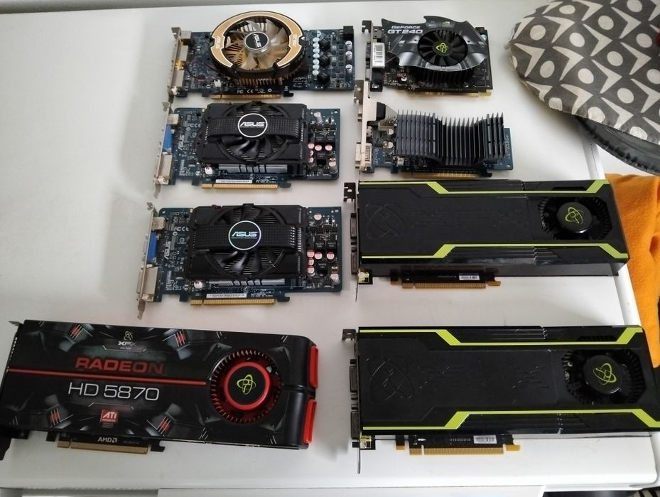 Placas gráficas antigas NVIDIA, ATI