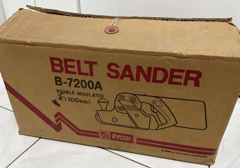 Lixadora de cinta/ Belt Sander da RYOBI
