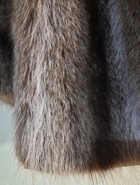 Шуба натуральна -  хутро єнот розмір M