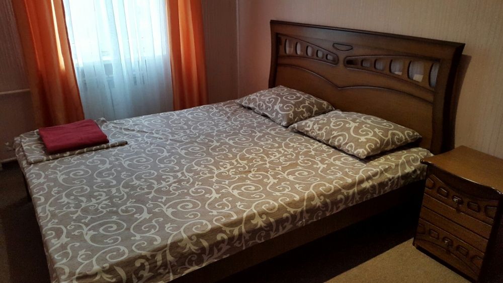 3 години 500 грн.добу 750грн.метро дружби народів