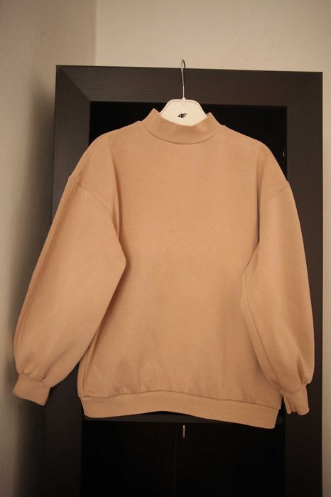 Długa karmelowa bluza oversize Bershka z szerokimi rękawami XS