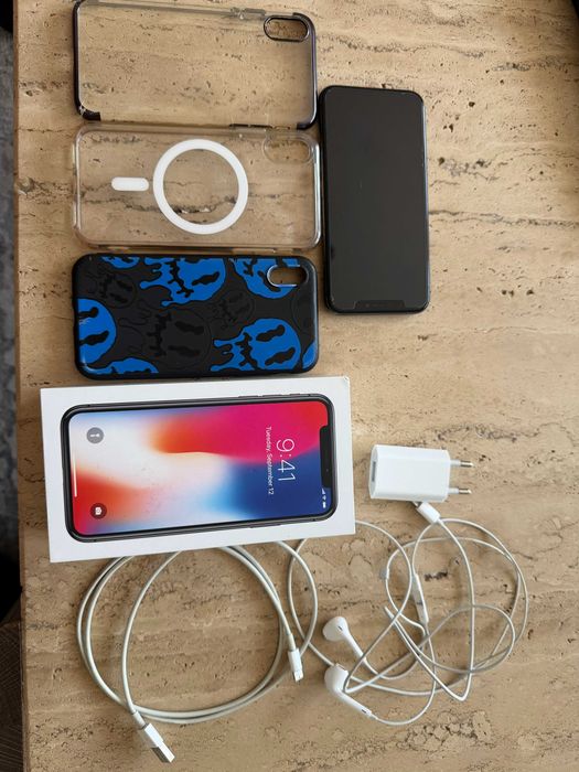 Sprzedam iPhone X z baterią 83% wraz akcesoriami