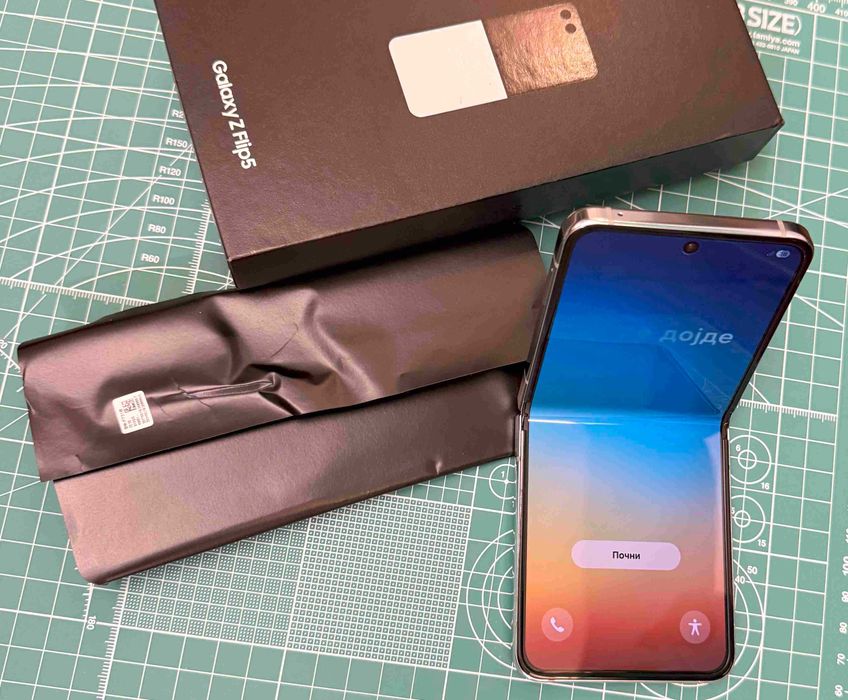 SAMSUNG GALAXY Z Flip5 5G F731B 8/512GB MINT Nowy Wyświetlacz
