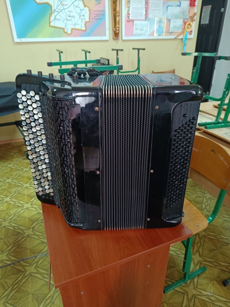 Продам баян Україна