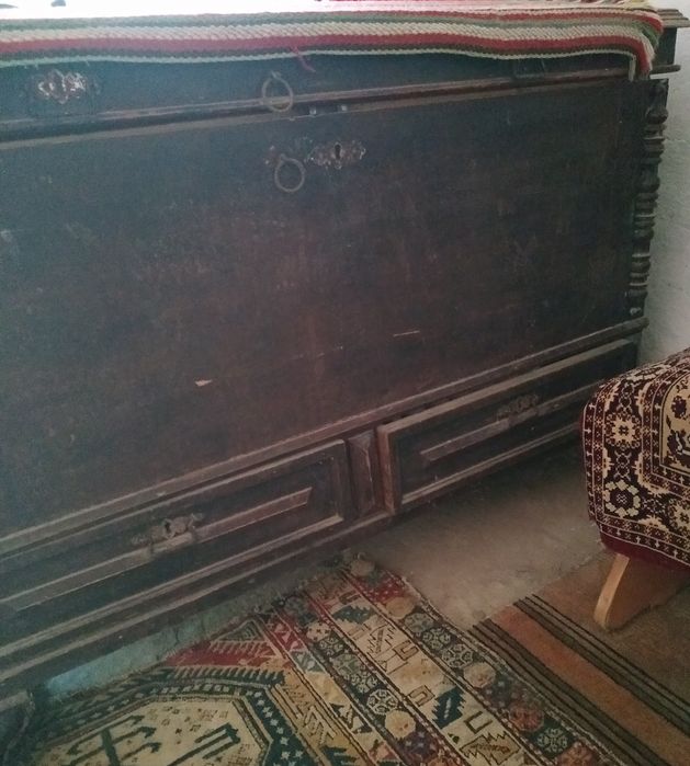 Старовинний сундук