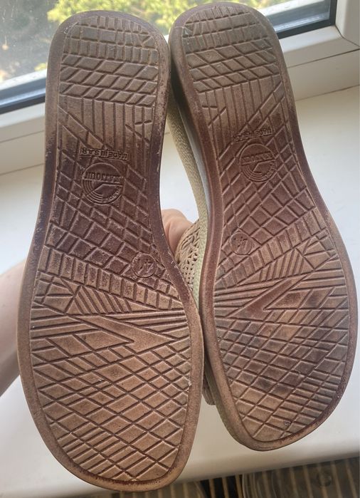 Шльопки/шкіряні шльопки/сандалі