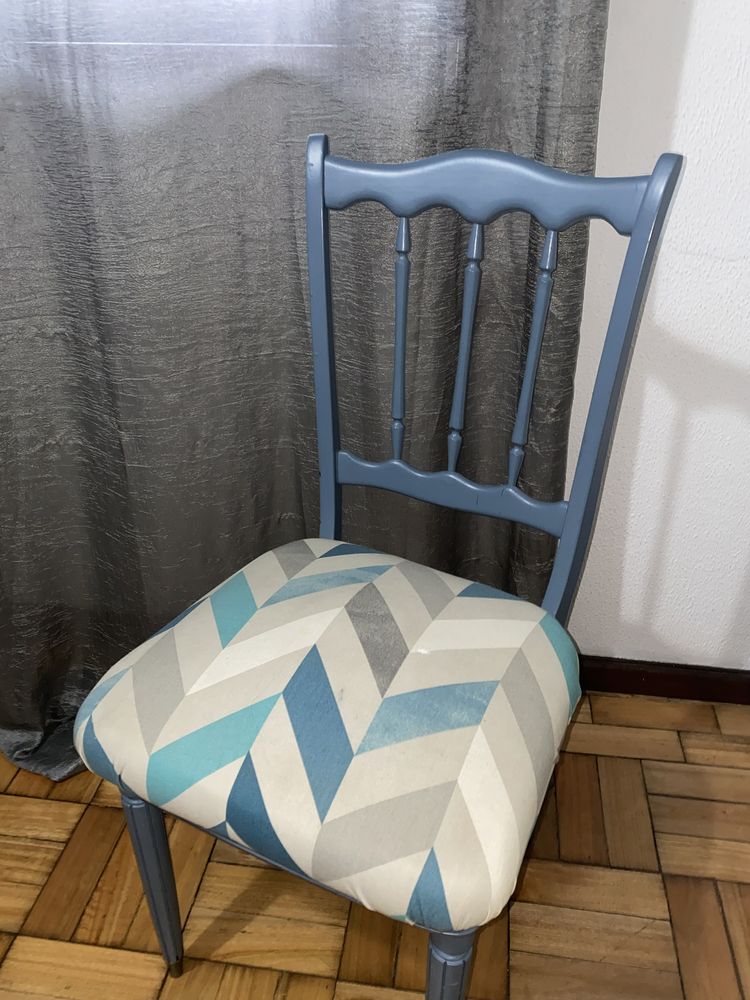 Cama Azul com cadeira