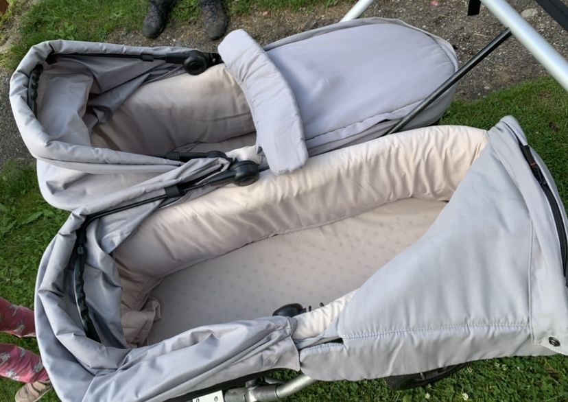 Wózek bliźniaczy obok siebie 2in1 gleboki i spacerówka mountain buggy