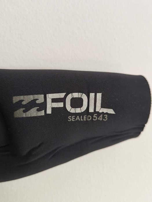 Fato Surf NOVO Billabong Wetsuit Foil com gorro