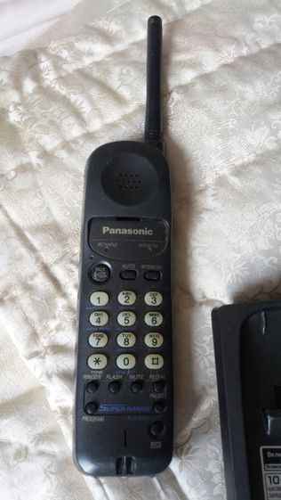 Бездротові телефони Panasonic KX-TC1045RUB.