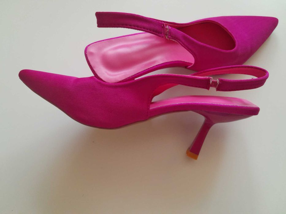 Szpilki kolor fuksja- różowy z odkrytą piętą