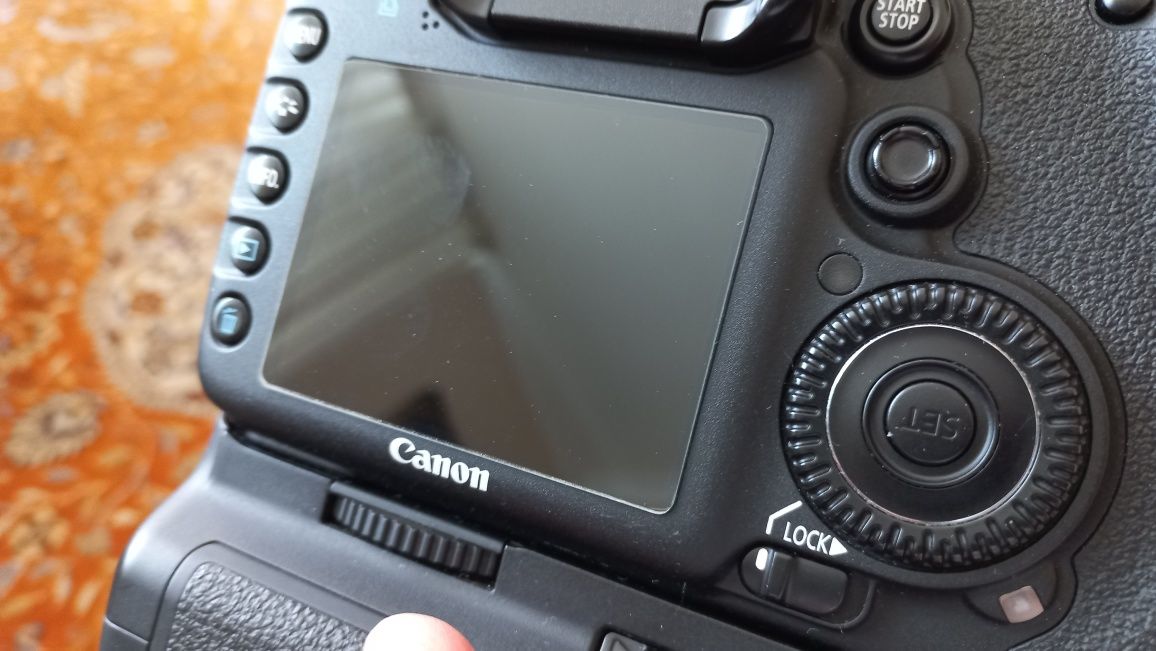 Canon 7d Mark 1 jak nowy - body plus grip gratis