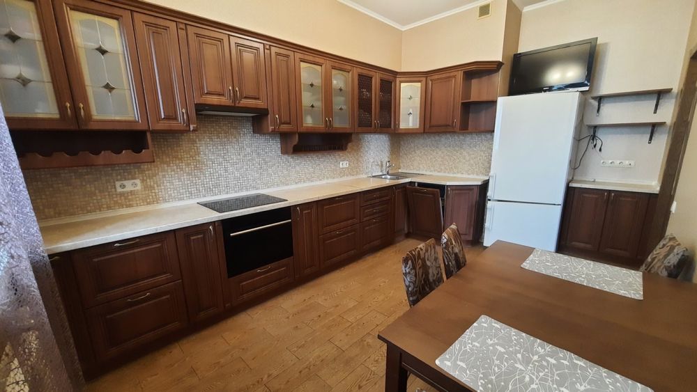 Продам 3к квартиру Хоткевича 12, власник, без комісіі