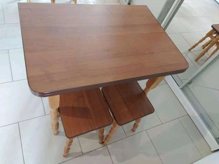 Чудовий якісний комплект стіл з стільцями