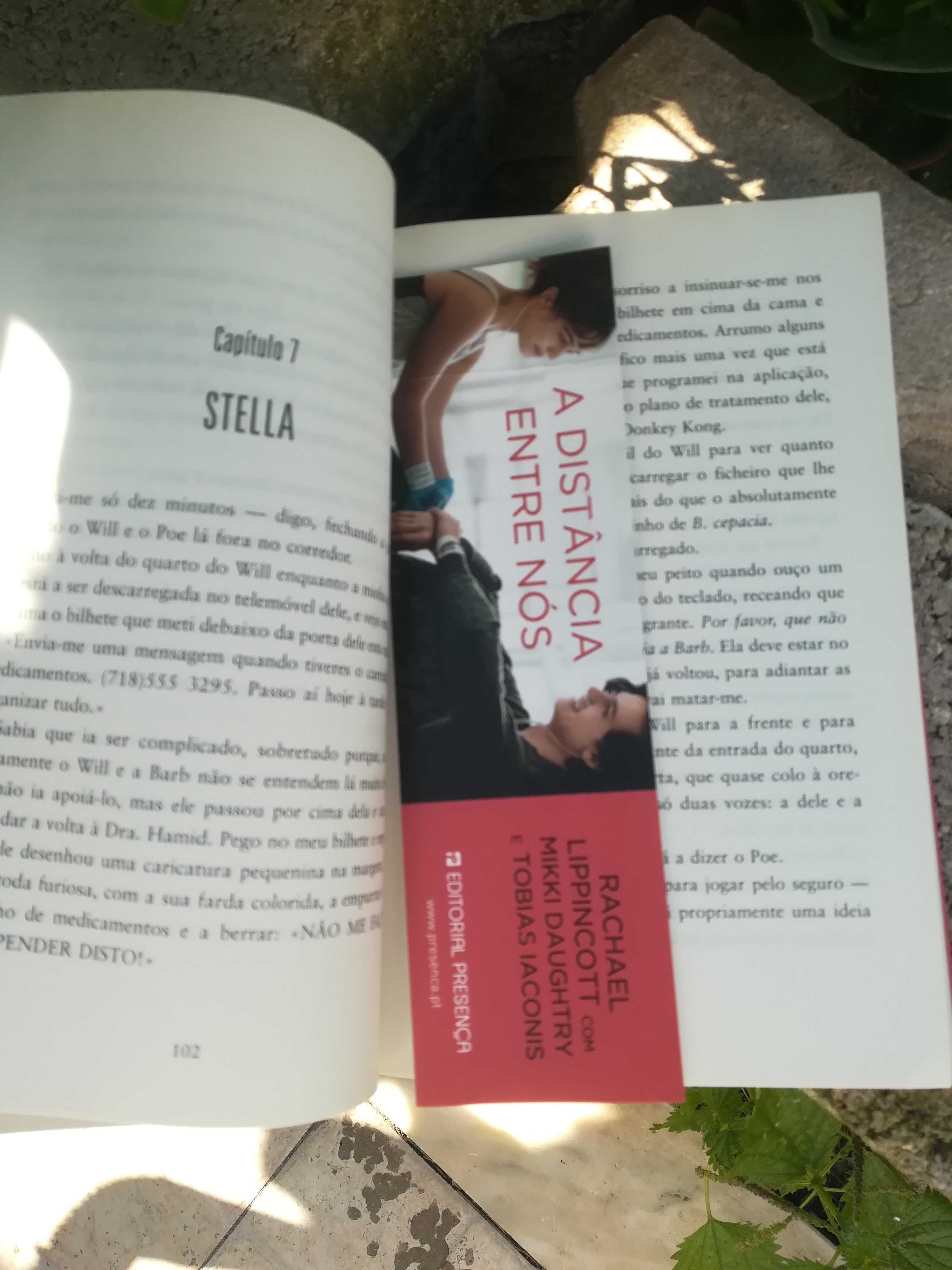 Livro em Português " A Distância entre Nós"