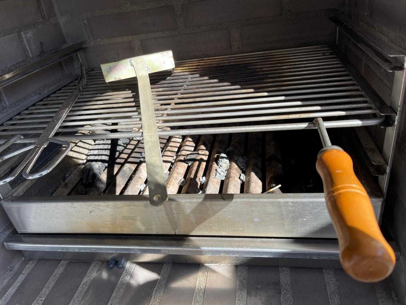 Barbecue/Churrasqueira INOX + 6 Grelhas + Mala de Acessórios