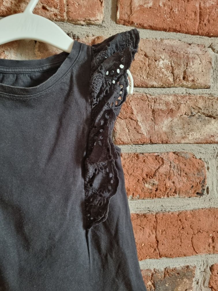 Czarna bluzka z falbankami na ramionach * H&M