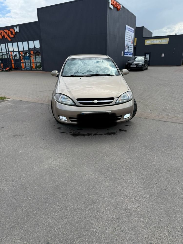Автомобіль Chevrolet  Lacetti