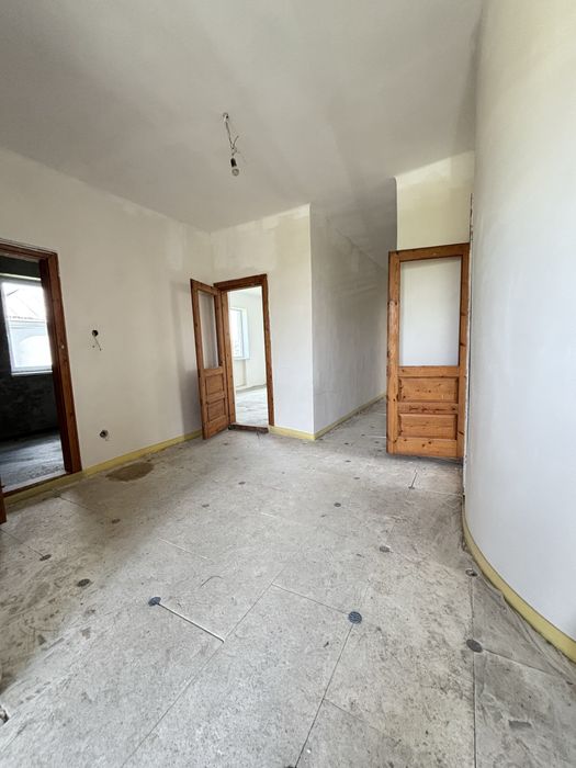 Будинок для бізнесу біля Львова