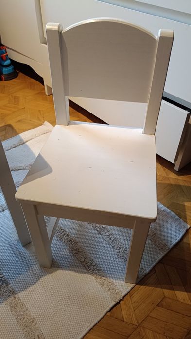 Stolik z krzesełkami