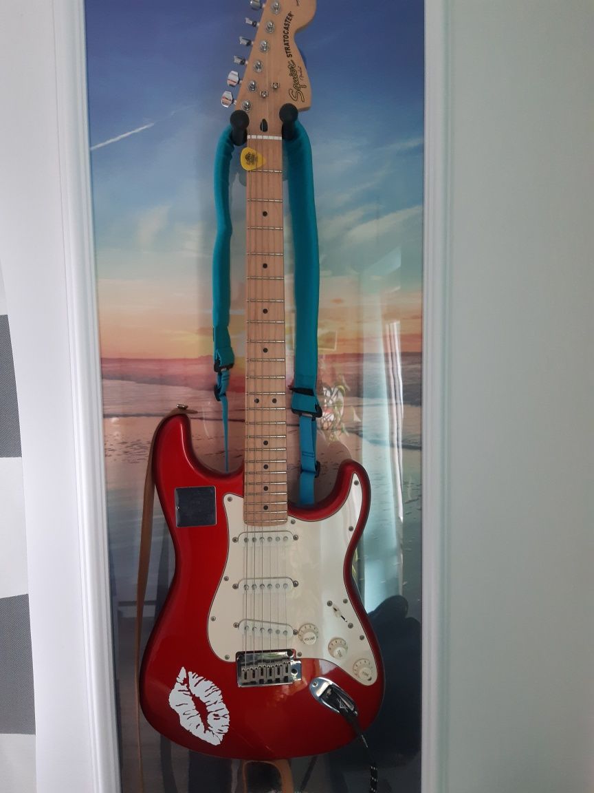 Squier Standard Strat MN CAR Candy Apple Red