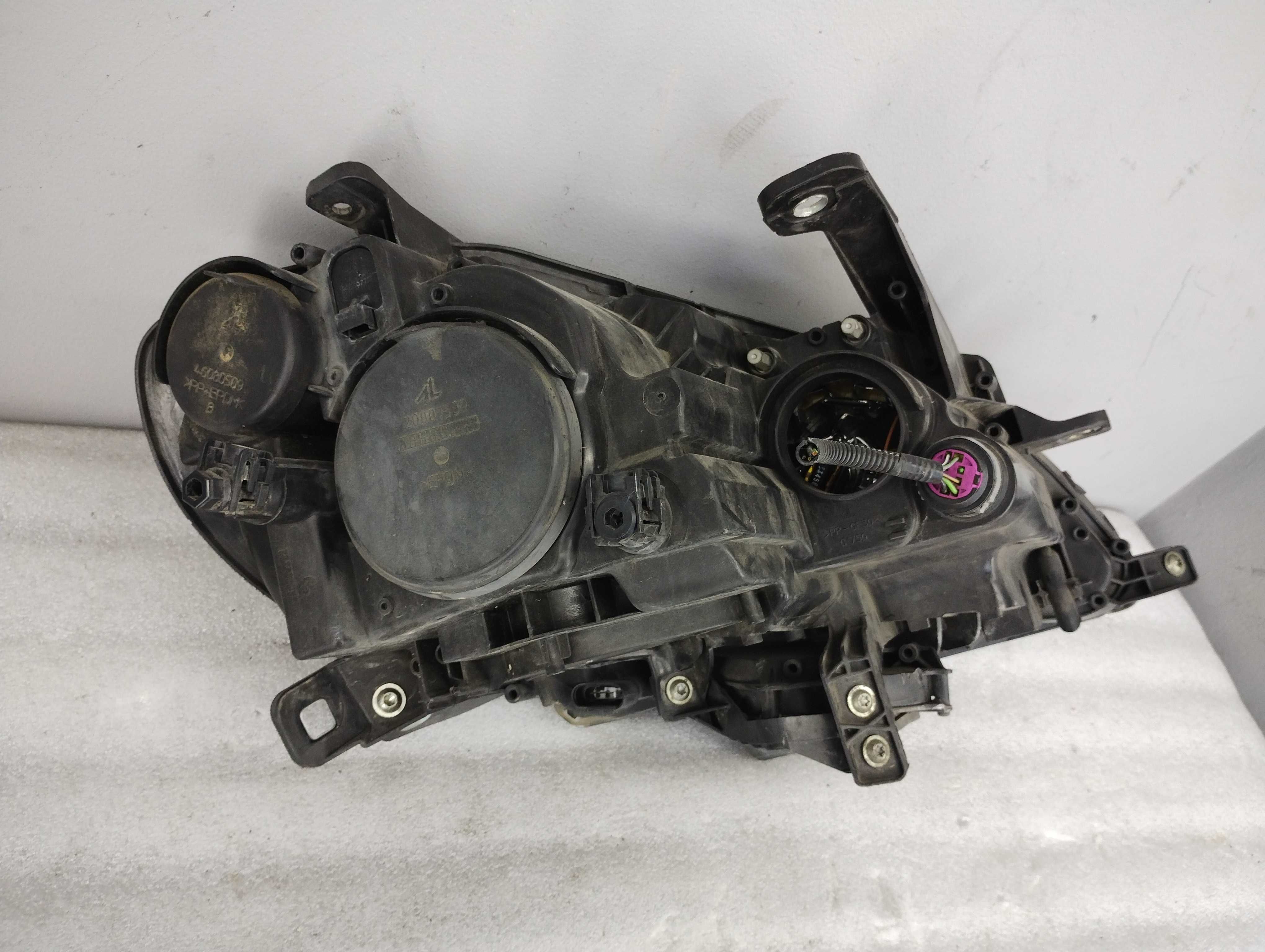 Lampa Reflektor Lewy Lancia Delta II LED DRL
