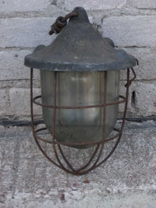Lampa kanałowa okres PRl