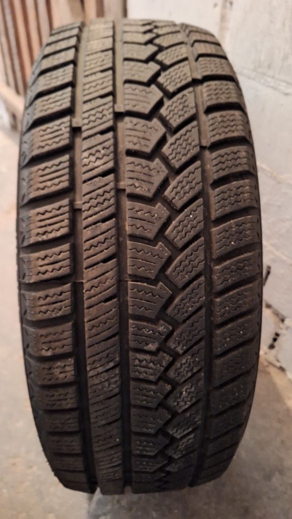 Opona Sunfull sf-982 M+S 205/55/16r