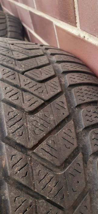 Opony Pirelli 18" zima