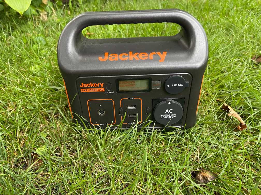Зарядная станция Jackery Explorer 240