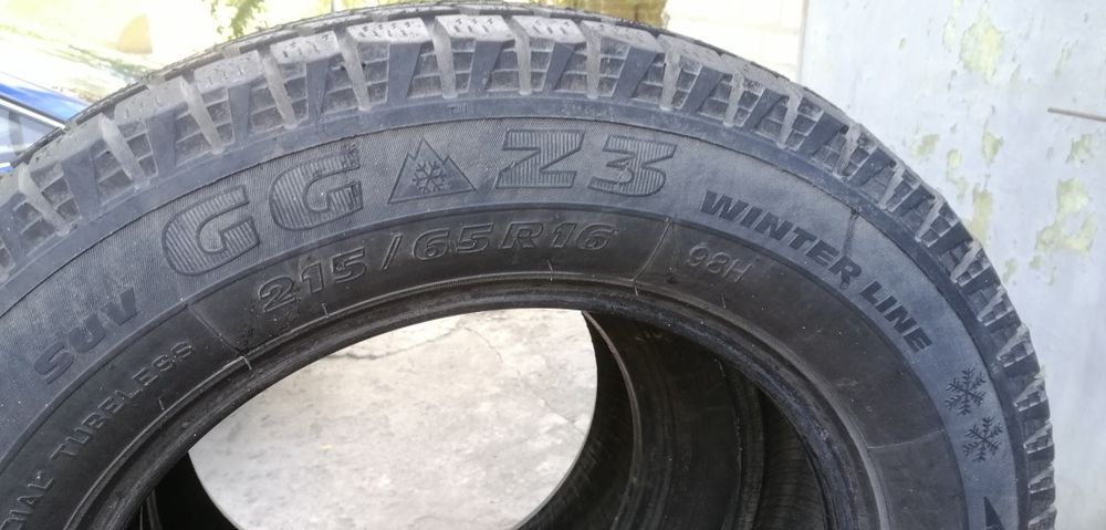 Резина зимняя 215 65 R 16 и 195 65 R 15