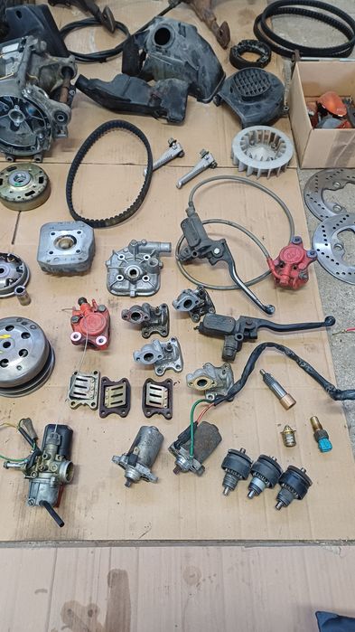 Peugeot speedfight 2 CZĘŚCI silnik wał,gaznik,tłumik,pokrywa,sprzegło