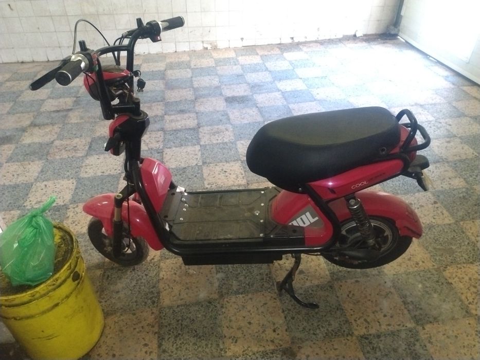 Mota elétrica  penso antiga a funcionar na perfeição