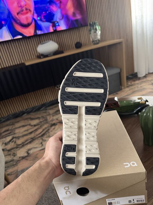 Tenis on nunca usado