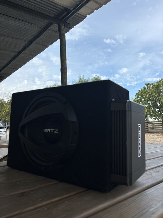 Conjunto Subwoofer Hertz + amplificador Hertz