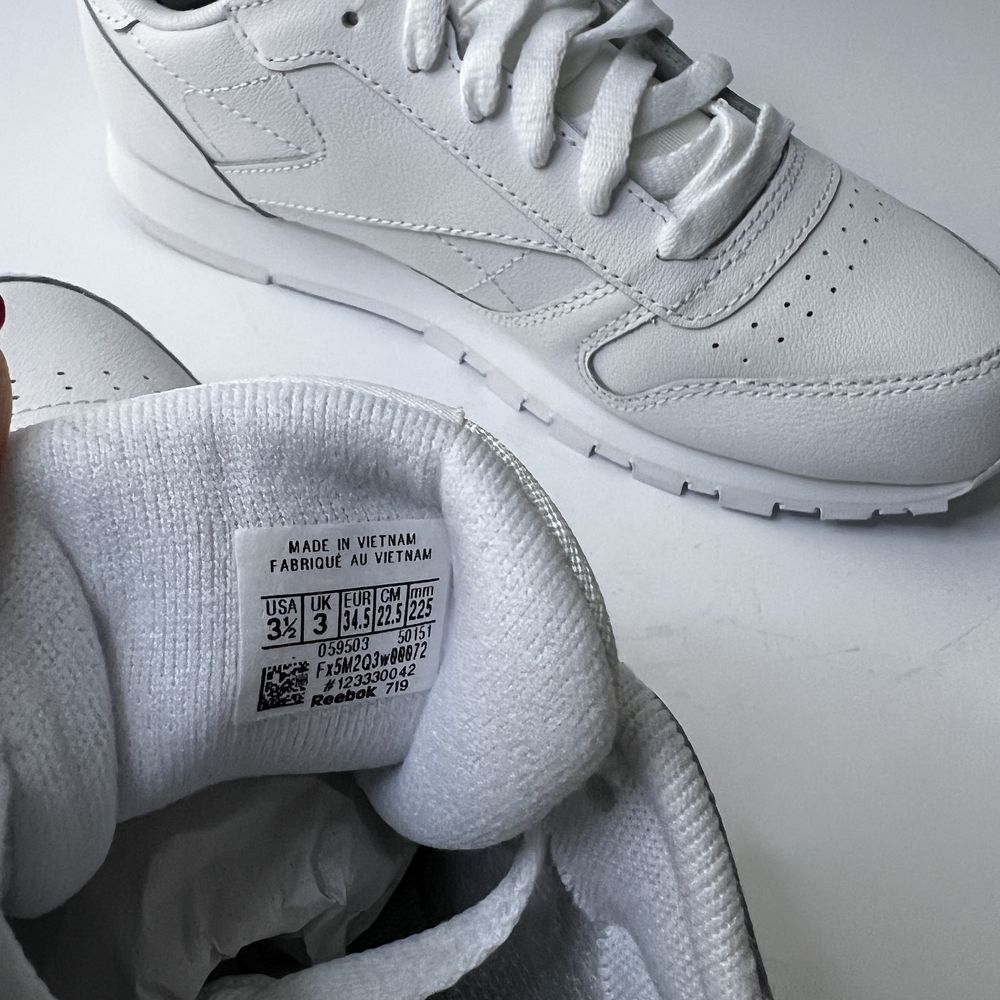 Оригінальні дитячі шкіряні reebok classic white 34.5 розмір