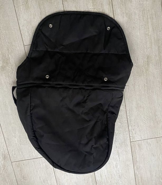 Чохол на ніжки в прогулянкову коляску