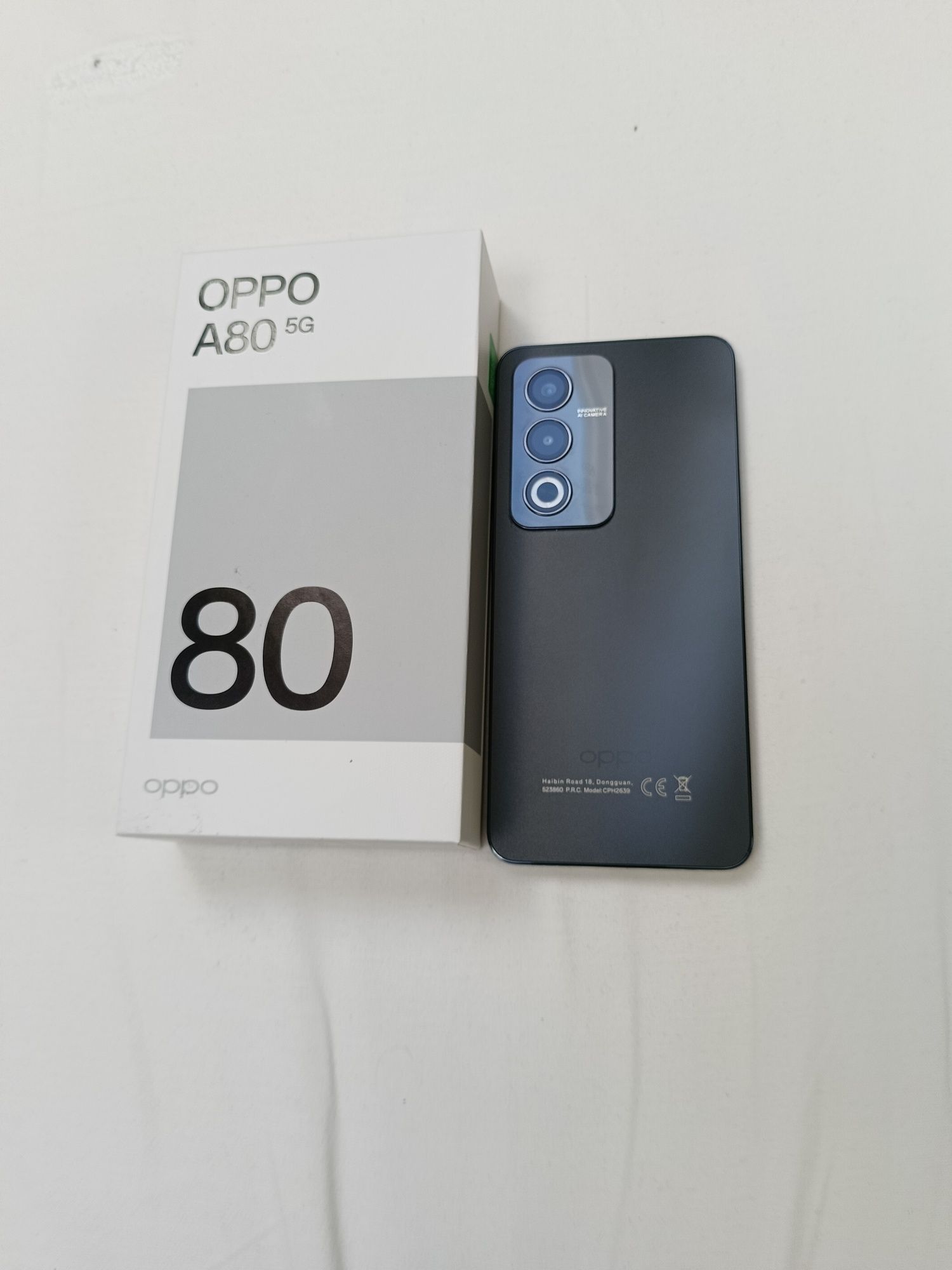 Oppo A80 5G zestaw - smartphone