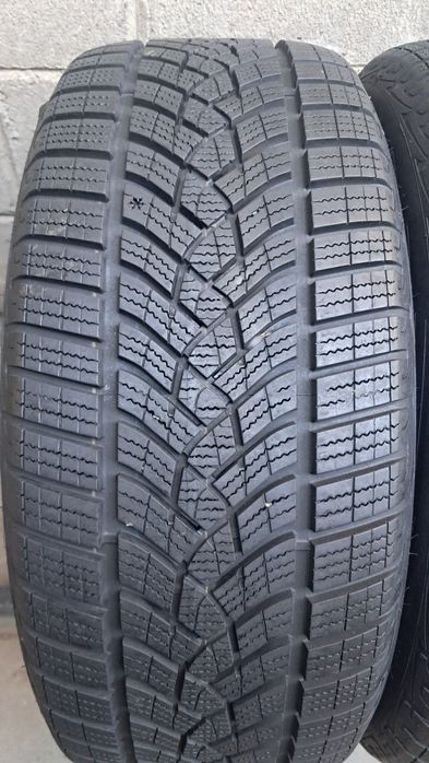 225/50R17 98H Goodyear ultraGrip Performance Gen1
