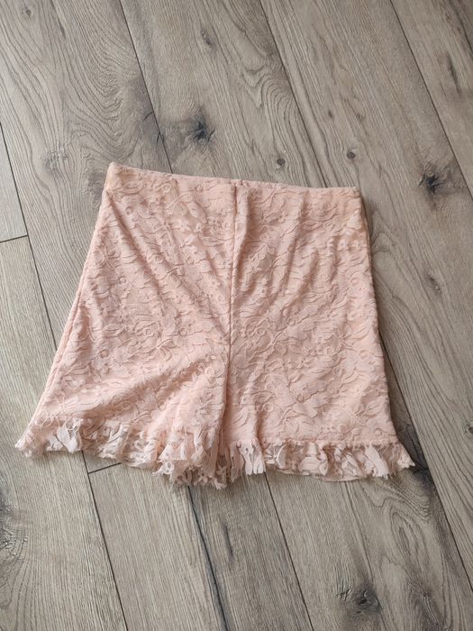 Różowe koronkowe spodenki wysoki stan