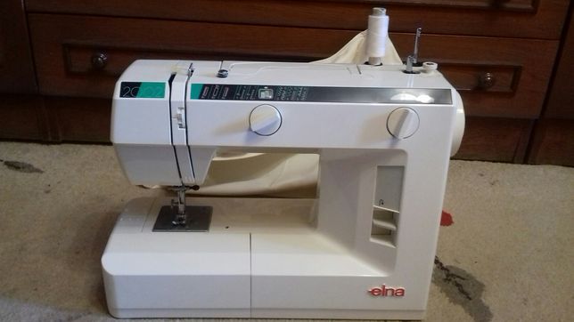 Швейцарская новая швейная машинка Elna 2002
