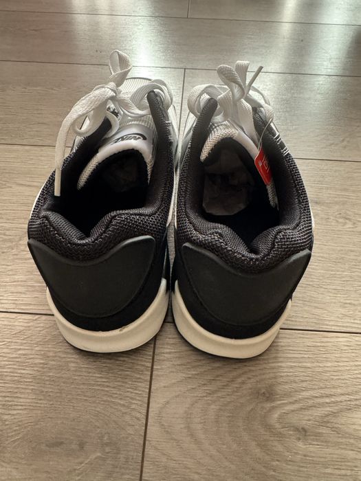 Obuwie sportowe Nike rozm.43