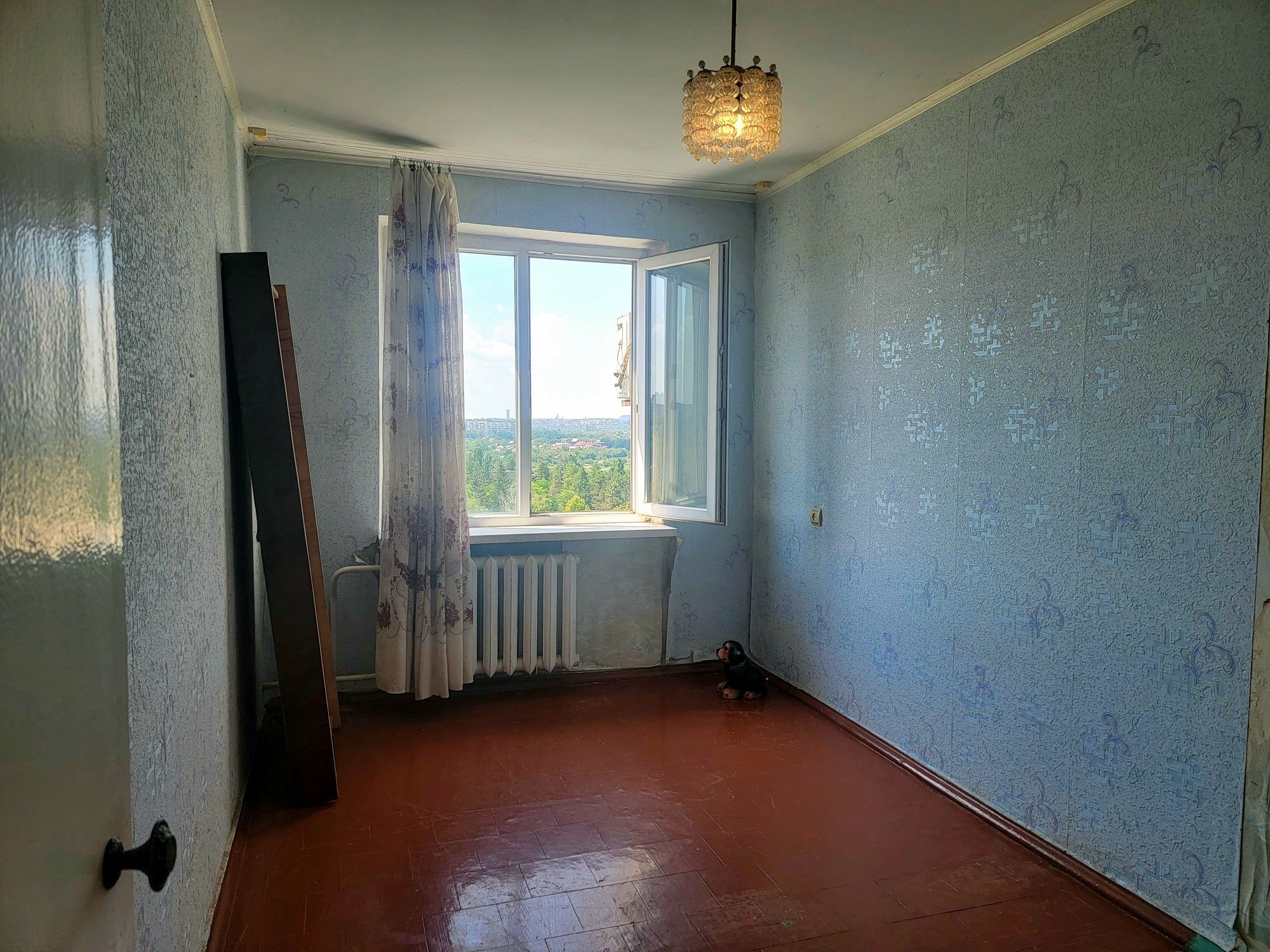 3 комнатная Ватутина (Ф. Караманица), 68А возле кольца 129 квартала