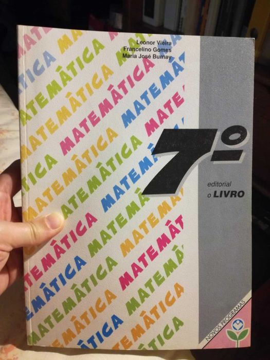 Diversos livros de Matemática 7.º ano