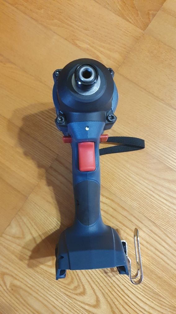 Zakrętarka udarowa Bosch GDR 18V-160. Nie używana.